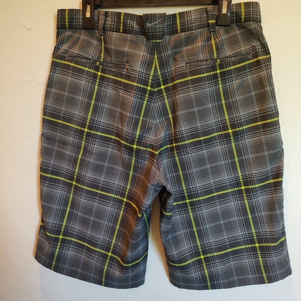 Nike Golf Tour Performance Dri-Fit Men Sz 34 Black Gray Plaid Shorts Stretch - Picture 4 of 8
